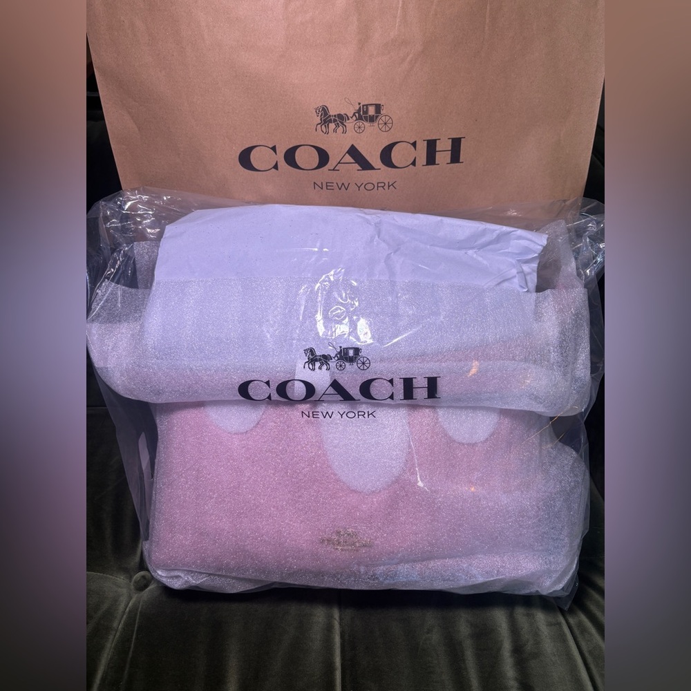 Coach Evelyn Shoulder Bag With Quilting In Pink - Picture 16 of 16